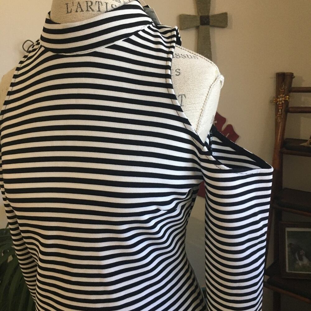 Y2K XOXO cold shoulder striped dress NEW - Picture 3 of 8